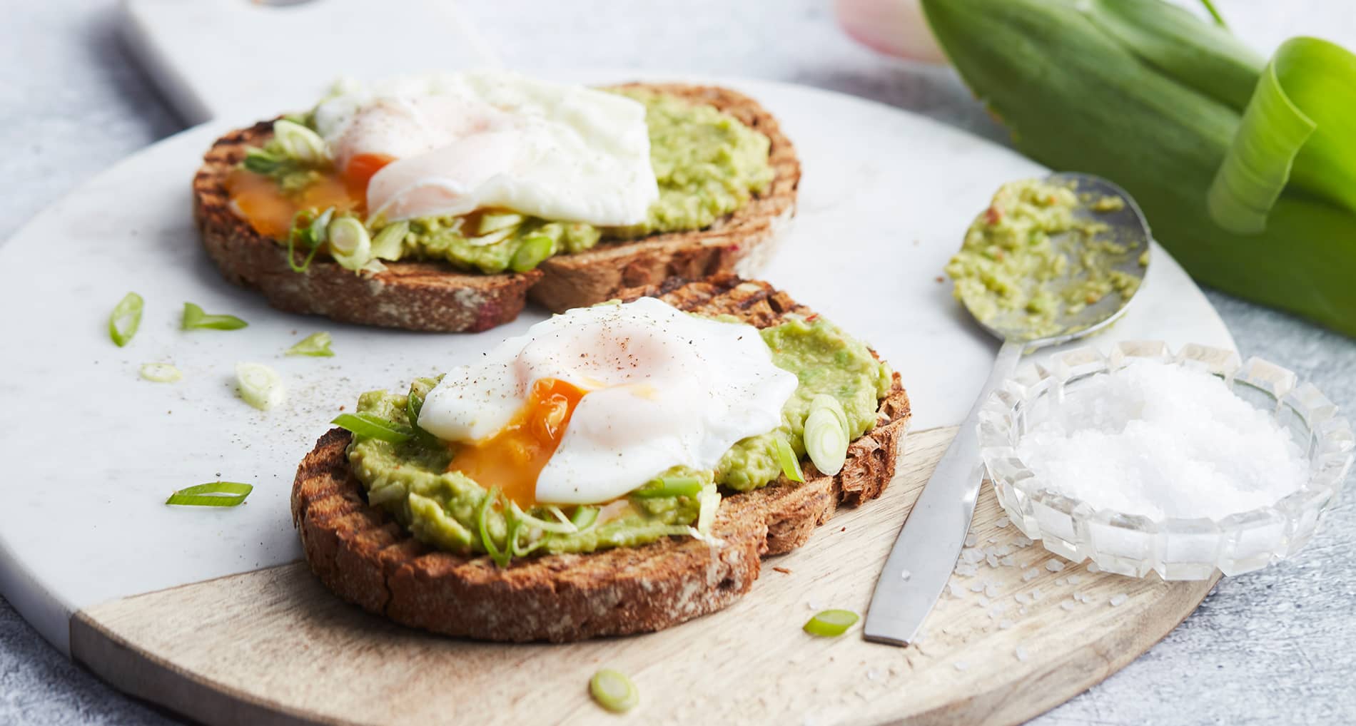 Toast à l'avocat & œuf poché